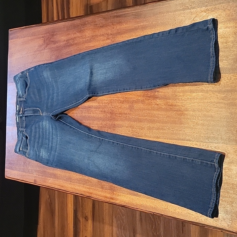 Kids/girls- size 16, Old Navy Bootcut jeans with elastic inside built in belt.